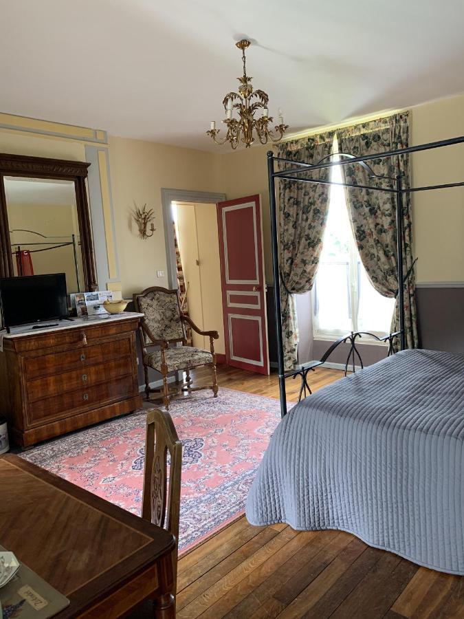Château Le Barreau - Chambres d'Hôtes Chemilly-sur-Yonne Quarto foto